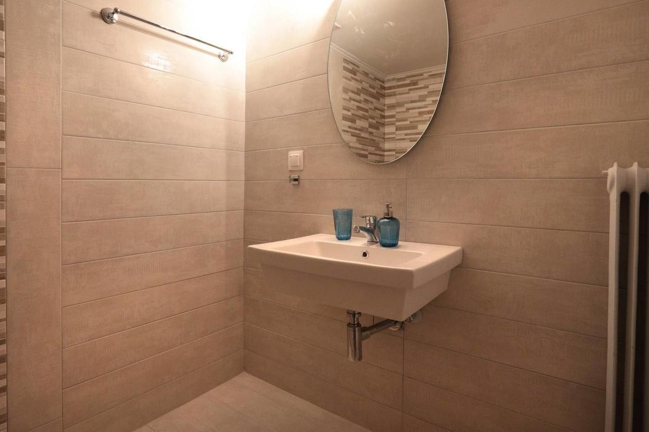 Pale Coloured Apt In Athens Historic Centre エクステリア 写真